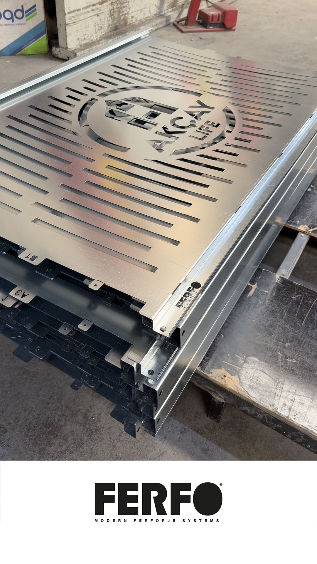 Ferfo - Ferfo Duvar Ustu Korkuluk Sistemleri Lazer Korkuluk Modelli Menfez Fransiz Balkon Korkuluk