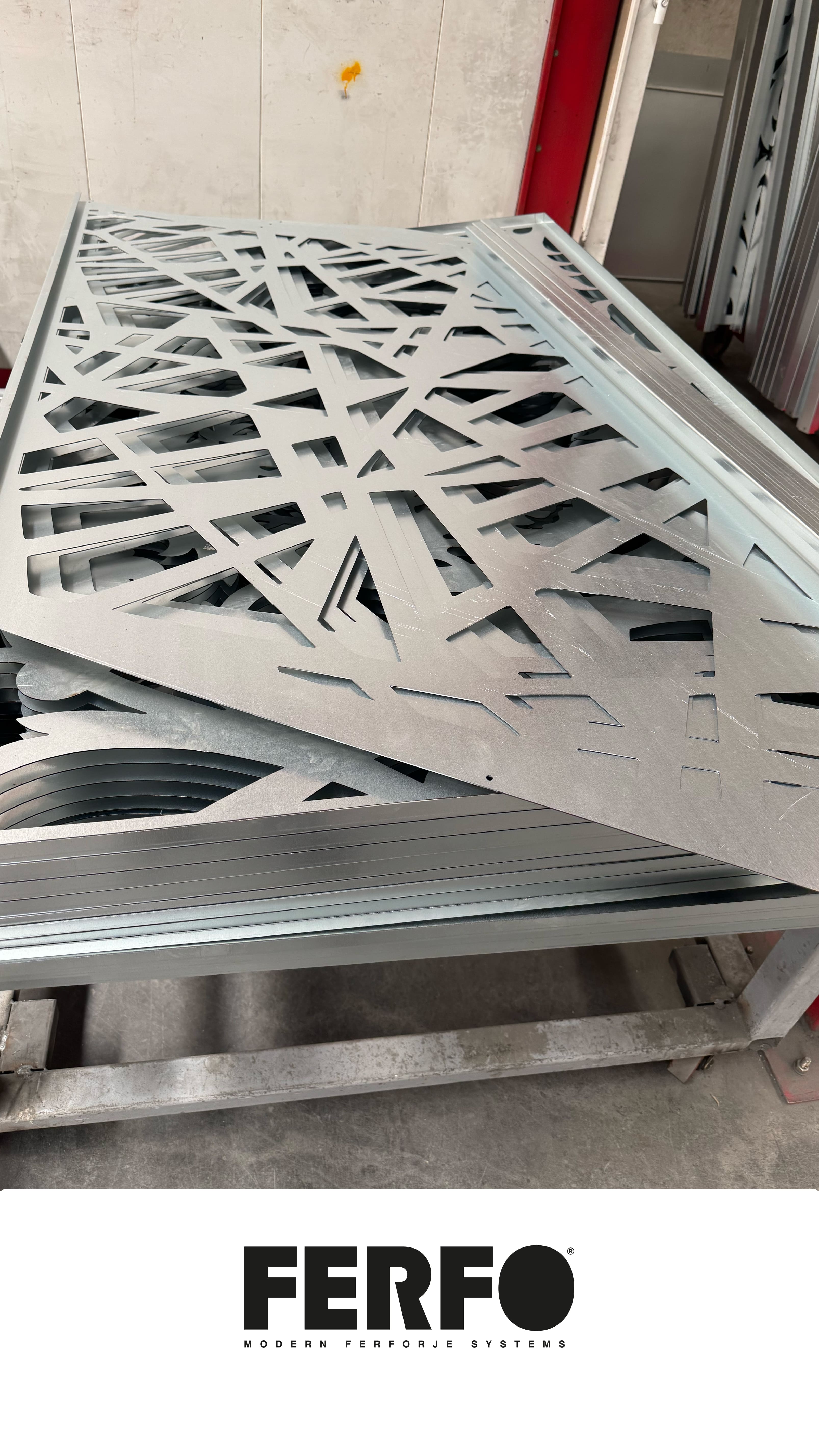 Ferfo - Ferfo Duvar Ustu Korkuluk Sistemleri Lazer Korkuluk Modelli Menfez Fransiz Balkon Korkuluk