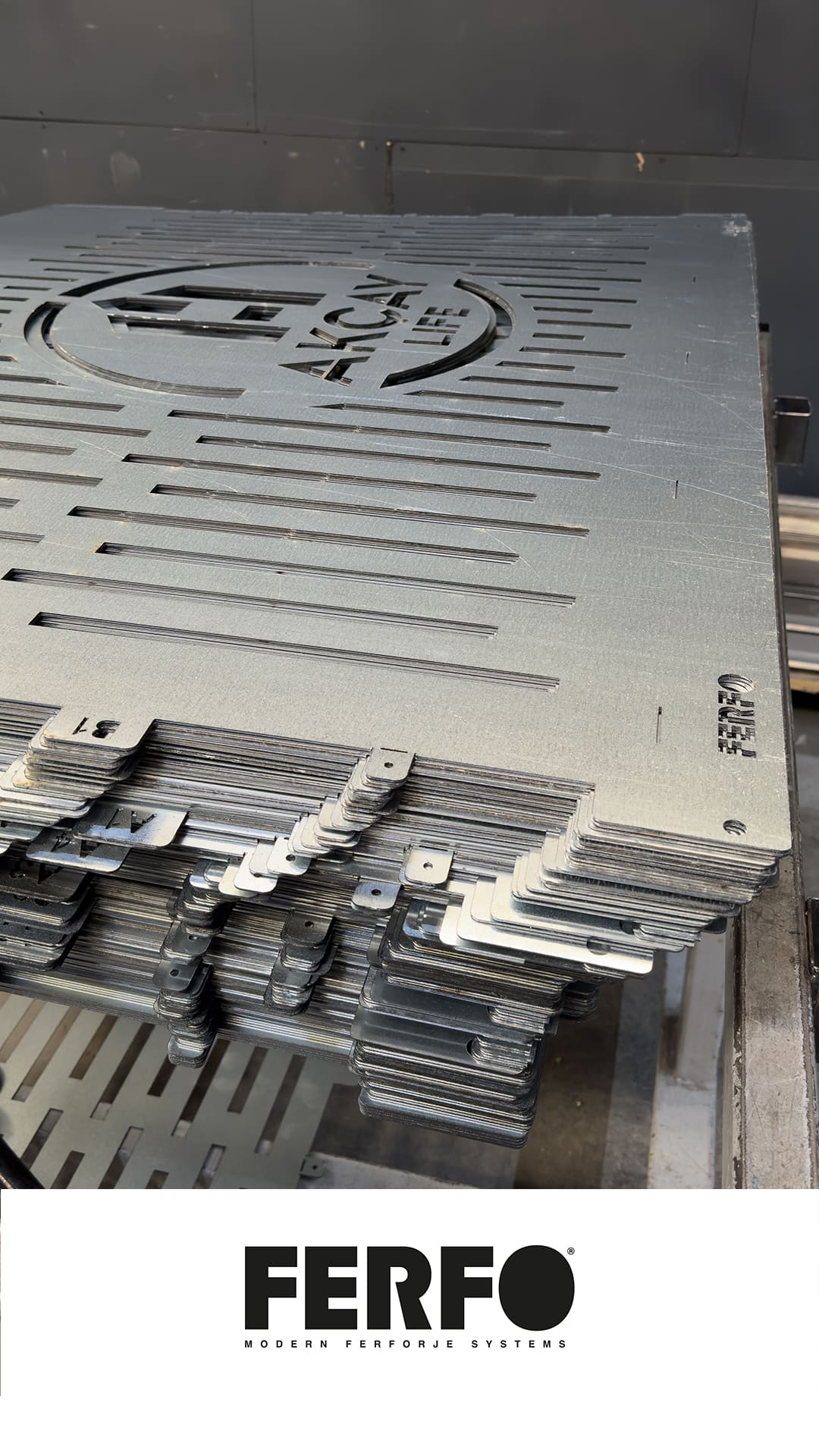 Ferfo - Ferfo Duvar Ustu Korkuluk Sistemleri Lazer Korkuluk Modelli Menfez Fransiz Balkon Korkuluk